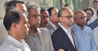 মঙ্গলবার রাত থেকেই সংকট দূর হয়ে গ্যাস-বিদ্যুৎ আগের অবস্থায় ফিরবে—প্রধানমন্ত্রীর আশ্বাস